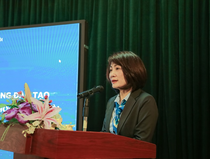 TS. Nguyễn Thị Thu Hương phát biểu tại tọa đàm khoa học